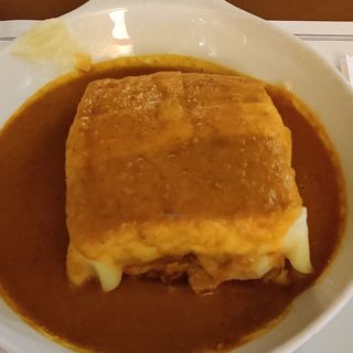 Francesinha de Caril