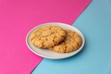 Dos Macadamia Nut Cookies