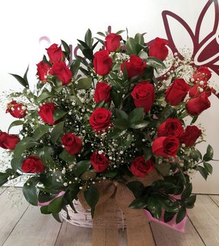 Canasto 24 Rosas Rojas