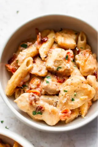 Penne AL Pollo Chicken Pasta in Pomodoro OR Pesto Sauce