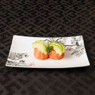 Gunkan salmone, avocado e philadelphia