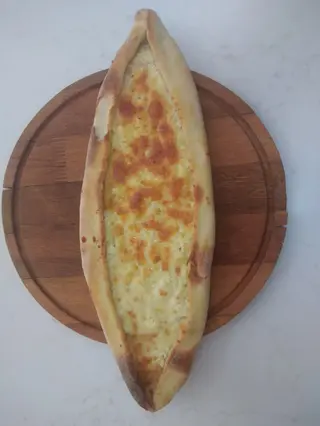 Пиде с кашкавал и сирене (300г)