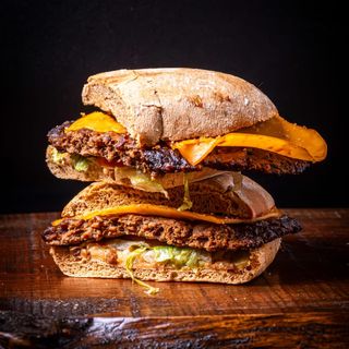 Alhambra -Estilo Burguer