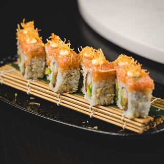 Sake tartare roll