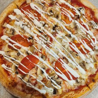 Пицца с курицей и грибами  