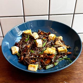 Соба з тофу та овочами (веган) (350гр)