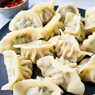 Dumpling stuffed With Leek And Eggs
