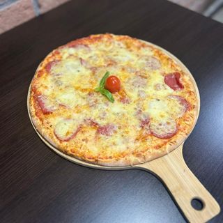 Pizza Quattro Formagi cu Salam Milano 32cm