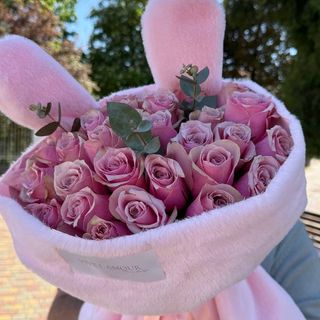 29 рожевих троянд в рожевому пакуванні 