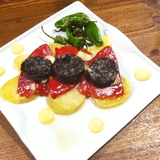 Piquillos Confitados c/Morcilla