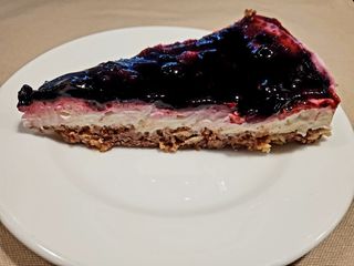 Домашен чизкейк с боровинки