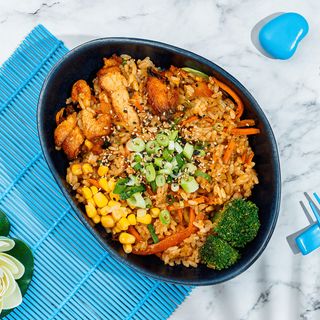 Wok orez cu pui in sos Taiwanez