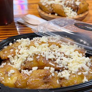 Tajadas con queso blanco