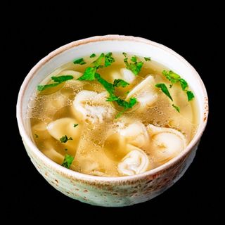 Пельмени с бульоном 