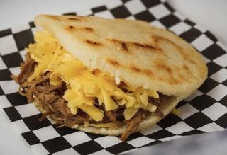 Arepa De Asado Negro