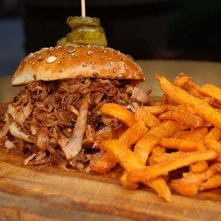 Deluxe pulled pork sandwich + patate dolci