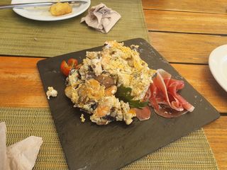 Ovos Mexidos com Cogumelos e Camarão