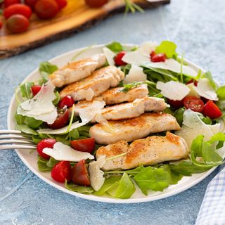 Tagliata di pollo con rucola pomo e grana Cod art 873