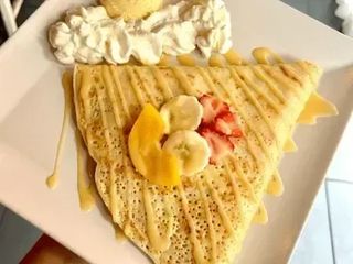 30D. Mix owoców z lodami i bitą śmietaną