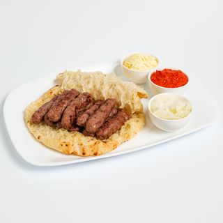 Veliki ćevapi u somunu