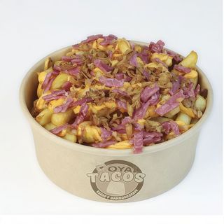 Papas Fritas Con Cebolla Crujiente y Bacon Halal