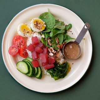 Боул з тунцем