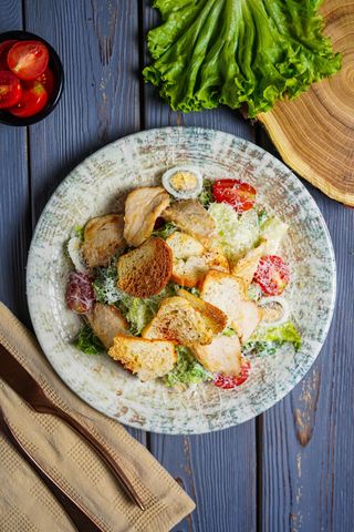 Цезарь с курицей (350г)