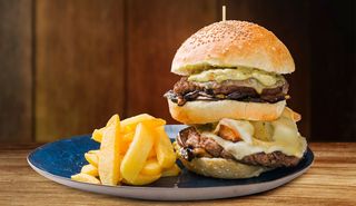 Panino con doppio hamburger