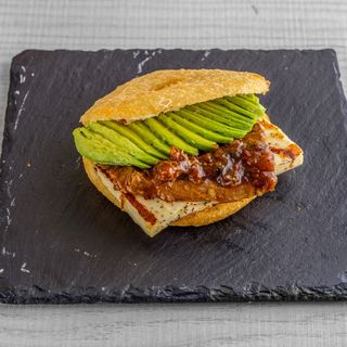 AREPA DE ASADO NEGRO