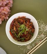 ვოკი საქონლის ხორცით/wok beef