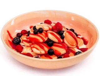 Міні панкейки з ягодами