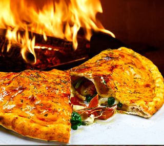 Calzone ricotta, mozzarella, salame piccante