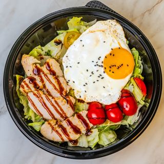 Салата с пиле и яйце (280г)