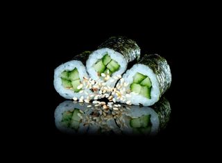 Хосомаки краставица (6бр-115г)