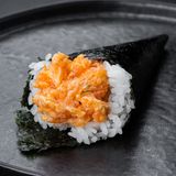 ჰენდ როლი ცხარე ორაგულით 