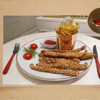 Pileci pohovani stapici sa pomfritom 350gr