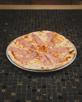 Pizza Vesuvio