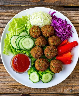 Talerz Falafel wegetariański
