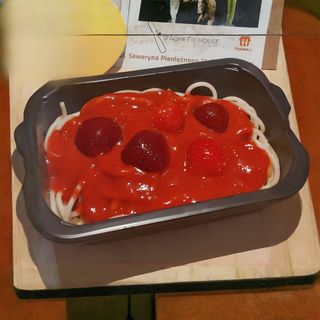 Spaghetti Truskawkowe małe 400g