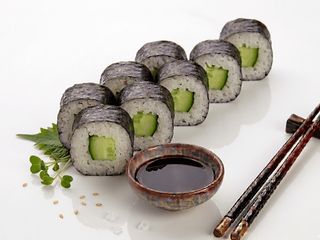 Hosomaki z Ogórkiem 8 szt (100g)