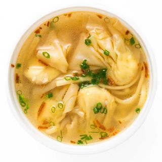 Sopa de wanton y fideos