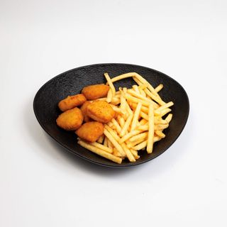 Chicken Nuggets 15 komada i pomfrit