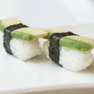 Nigiri Sushi Aguacate (2 Uds.)