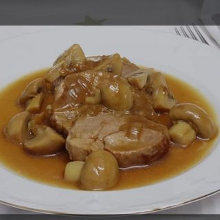 Solomillo Cerdo con champin̈ones Salteado 