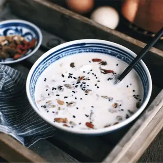 Leite e Ovo com Arroz Glutinoso Fermentado