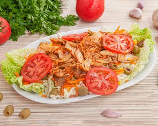 Yemy sałatka z kurczakiem