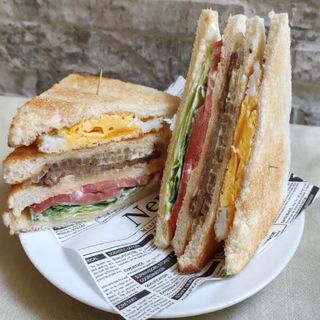 Sándwich De Ternera + Bebida