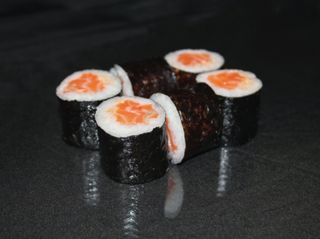 Макі рол з Лососем