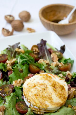 Ensalada de queso de cabra