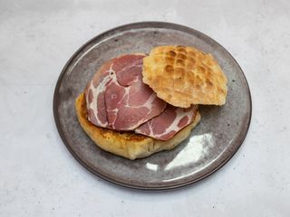 Komplet lepinja sa suvim vratom